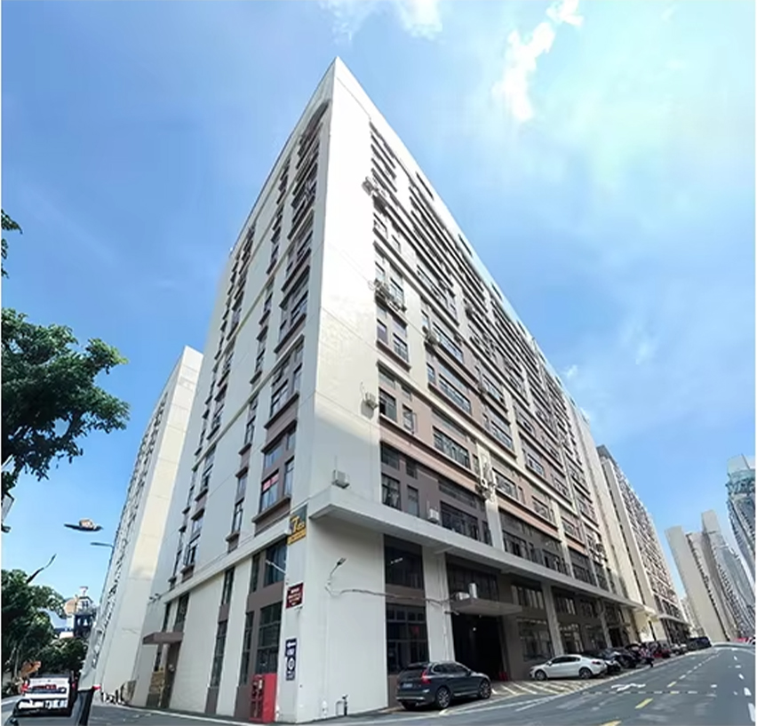 公司位于廣東順德容桂杰森家電工業(yè)園，面積近20000平方米，全自動(dòng)生產(chǎn)車(chē)間,配備有國(guó)際專(zhuān)業(yè)水平的生產(chǎn)技術(shù)人員和檢驗(yàn)、檢測(cè)設(shè)備，具有年產(chǎn)近100萬(wàn)臺(tái)油煙機(jī)、燃?xì)庠罹?、熱水器、集成灶具等廚房電器的能力；公司自1999年從事家用吸油煙機(jī)研發(fā)生產(chǎn)，始終走自主研發(fā)生產(chǎn)路線(xiàn)，注重科技創(chuàng)新；經(jīng)過(guò)多年的創(chuàng)業(yè)，積累了豐富的家用抽油煙機(jī)、燃?xì)庠罹?、燃?xì)鉄崴骷皟羲鞯葟N房電器產(chǎn)品的生產(chǎn)制造經(jīng)驗(yàn)。